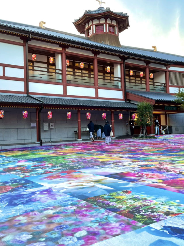 蜷川実花のアートと伝統工芸をコラボした演出