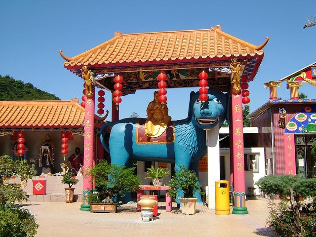 Ten Thousand Buddhas Monastery (Man Fat Sze)
