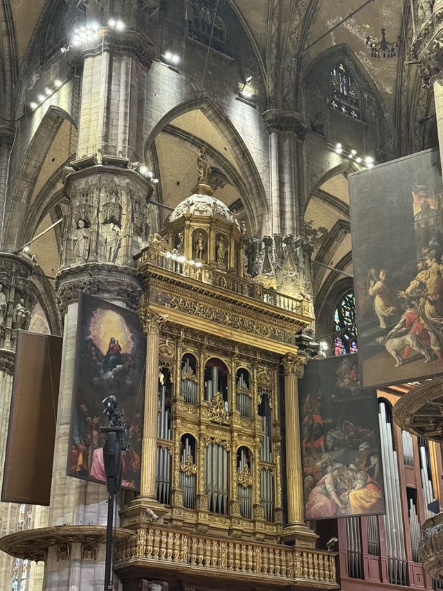 ⛪✨ The Majesty of Milan’s Duomo 🌸🌆  