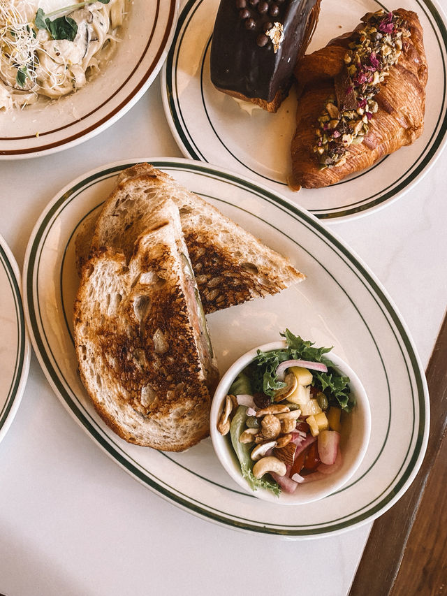 Croissant Dreams Come True at Doña Bakehouse 🥐