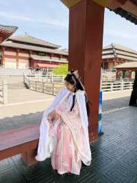 Walking Through Qin Palace in Hanfu