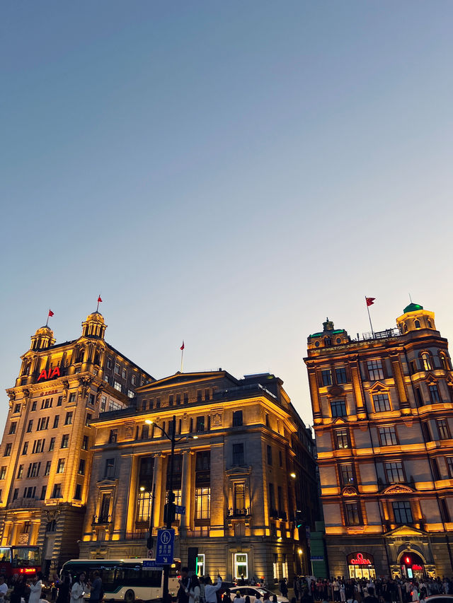 🌃上海外灘點燈魔法｜一秒被夜景閃到尖叫的瞬間！✨