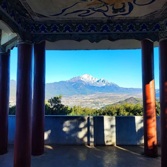 Lijiang Weekend Itinerary: Ancient Town Vibes & Epic Snow Mountain Views 🏔️✨ Lijiang Weekend Itinerary: Ancient Town Vibes & Epic Snow Mountain Views 🏔️✨