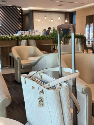 รีวิวบรรยากาศ Miracle Lounge 