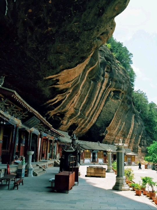 仙人崖 — 絶壁と時の狭間に浮かぶ石窟。 | Trip.com 天水