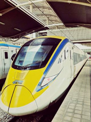 Real Talk: My Miserable 7+ Hour KTMB ETS Train Journey from Ipoh to JB 🚂❌