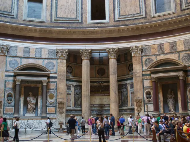 An inside look of the Pantheon 