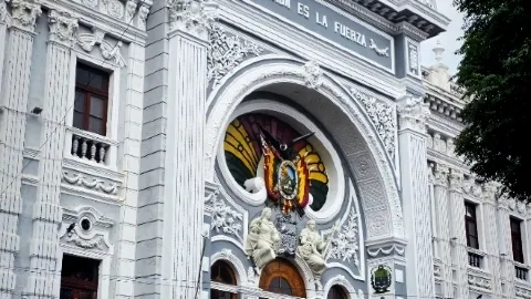 หัวใจอันสง่างามของซูเคร - Plaza 25 de Mayo — traveler post in ซูเกร