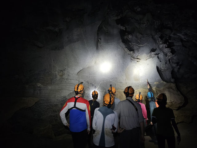 🧭 Tu Lan Caves: Vietnam’s Hidden Underground World 🌏✨