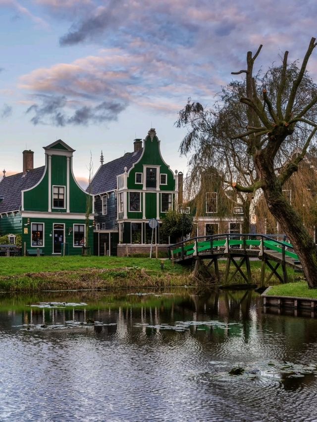 🌾 Zaanse Schans: A Living Museum of Dutch Windmills and Craftsmanship 🌬🇳🇱