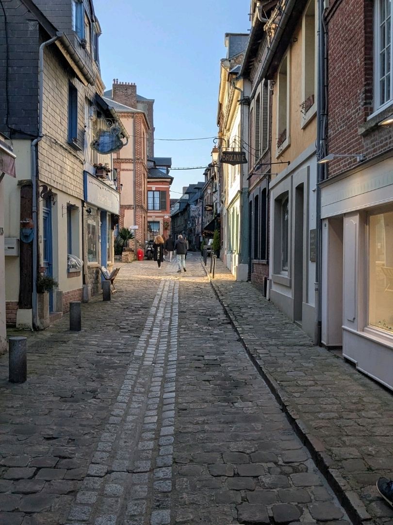 Hounfleur. A perfect relaxing day trip. | Trip.com Honfleur