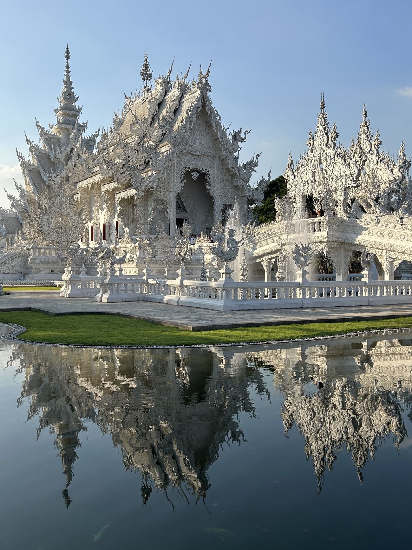 Wat Rong Khun: Ngôi chùa trắng tôi hằng mơ ước được chiêm ngưỡng