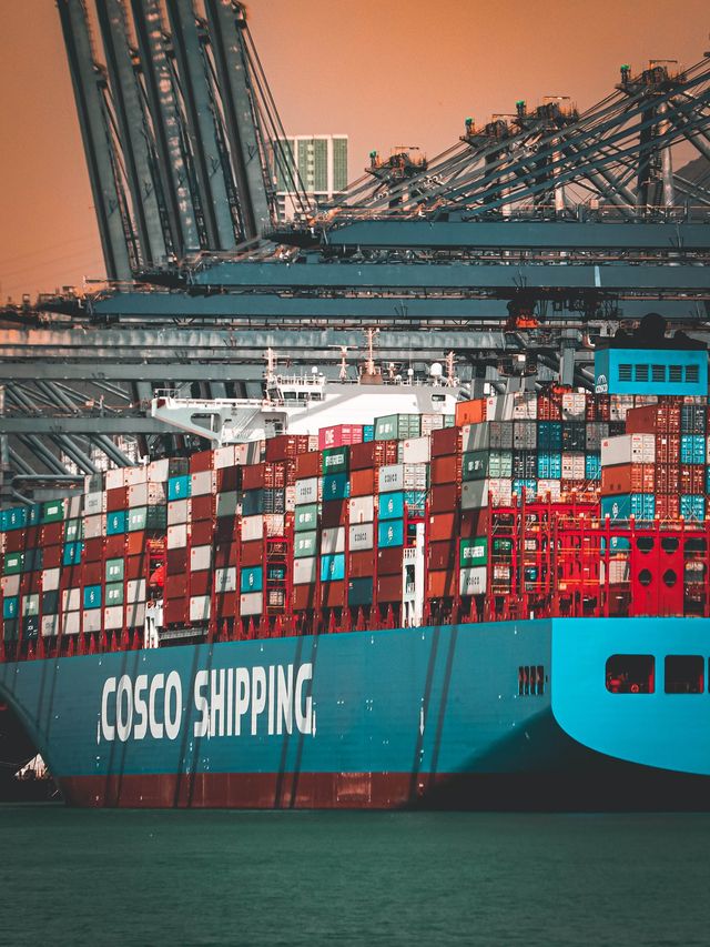 Worlds BUSIEST container port in Hong Kong