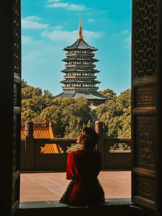 Hangzhou is a real-life water color painting