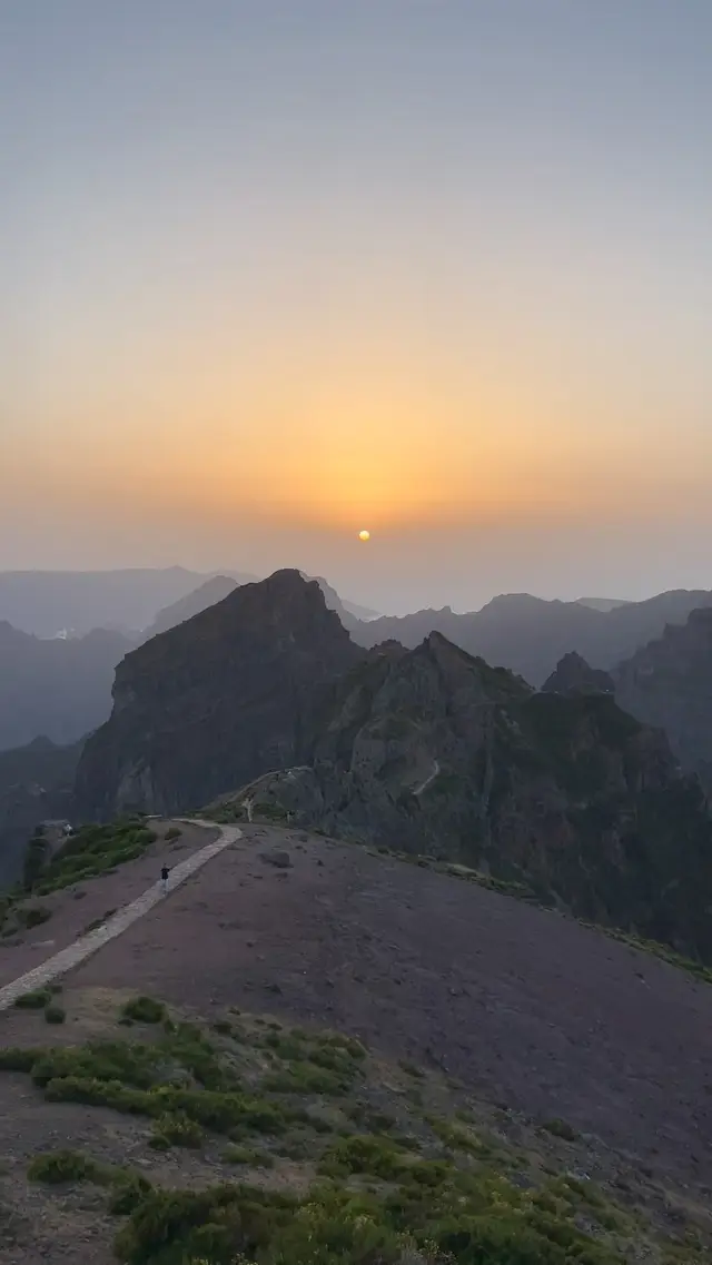 Pico do Arieiro: Witnessing Life's Transient Beauty through Nature's Magnificent Sunset