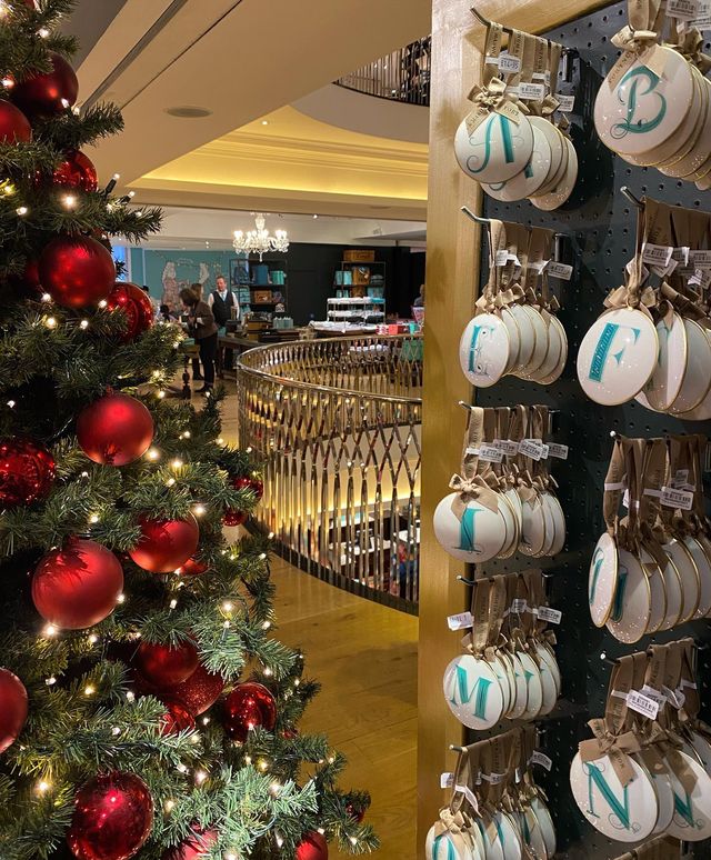 倫敦的冬天真的來了 聖誕季路過Fortnum & Maso