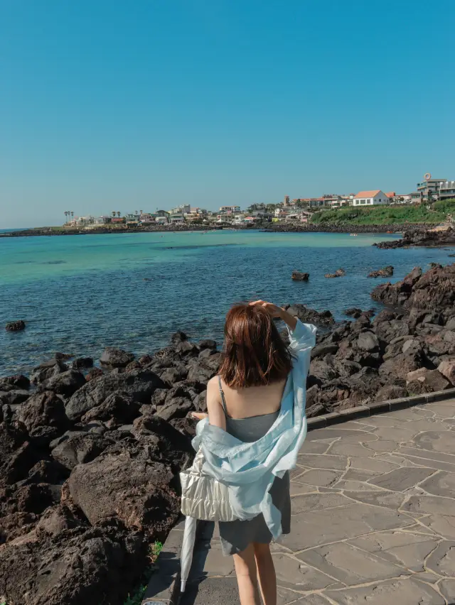 Jeju Island | The glass sea of Yeomiji on a sunny day is really stunning