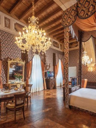 🏰✨ Piedmont's Palatial Paradise: Castello di Guarene 🇮🇹
