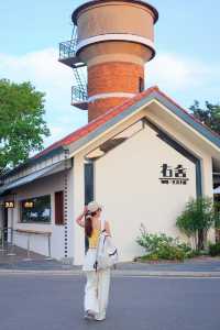 屬於武漢人超治癒的"小青島"坐船出海。