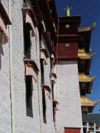 魅力西藏，藏傳佛教寺廟——強巴林寺。