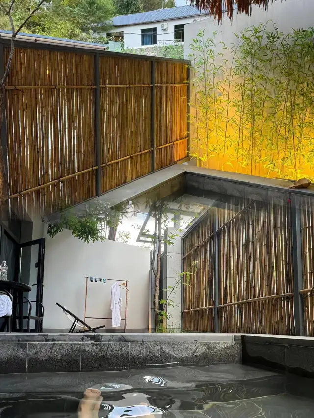 Benxi! Green Stone Valley! The hot spring private bath B&B is amazing. 