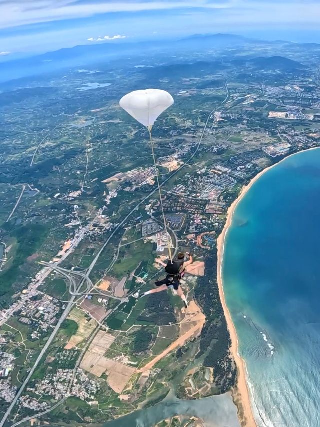 三亞跳傘 海南三亞4000米高空玩法很酷