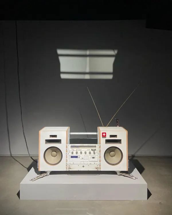 トム・サックスのBTS美術館Hybe Insight個展