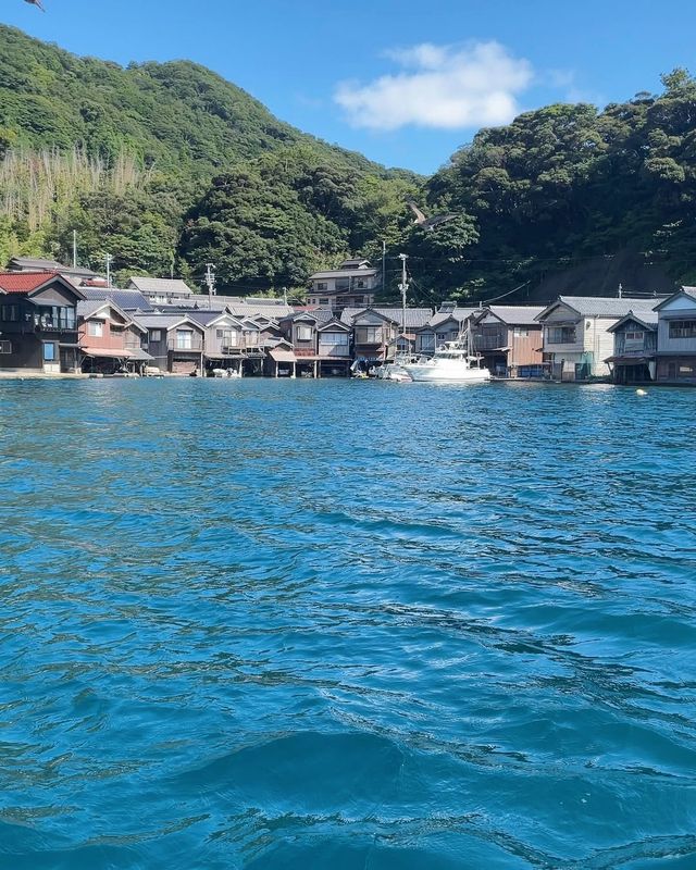 伊根舟屋與天橋立，穿越時光的京都藍寶石。