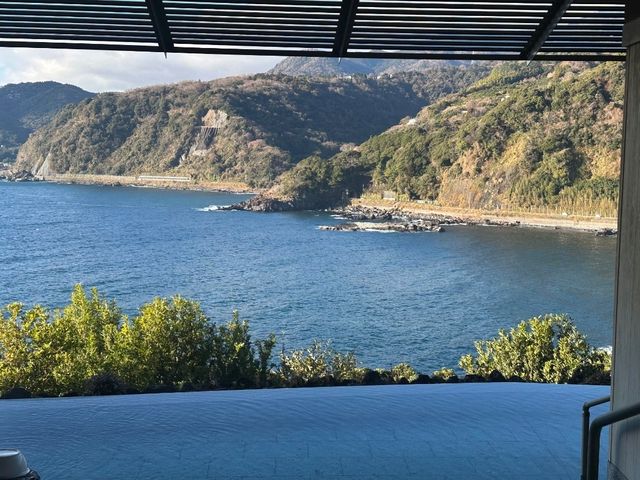 伊豆海岸邊的療癒秘境！Akazawa Onsen Hotel無邊溫泉，冬天泡湯看海太絕了