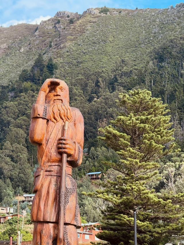 南太平洋上嘅「絕望島」，距離大陸600幾公里，魯賓遜故事喺度發生