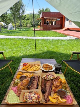 My boyfriend brought me here, saying it's the most beautiful camping base in Fangshan