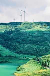 烏蒙山連著山外山和鳳凰傳奇一起在19℃的雲端草原策馬奔騰~