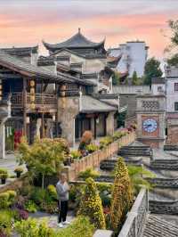 比起人擠人的景德鎮，我更愛這個藏在江西的寶藏小城——婺源！  
它不像篁嶺那樣被遊客填滿，卻有著更地