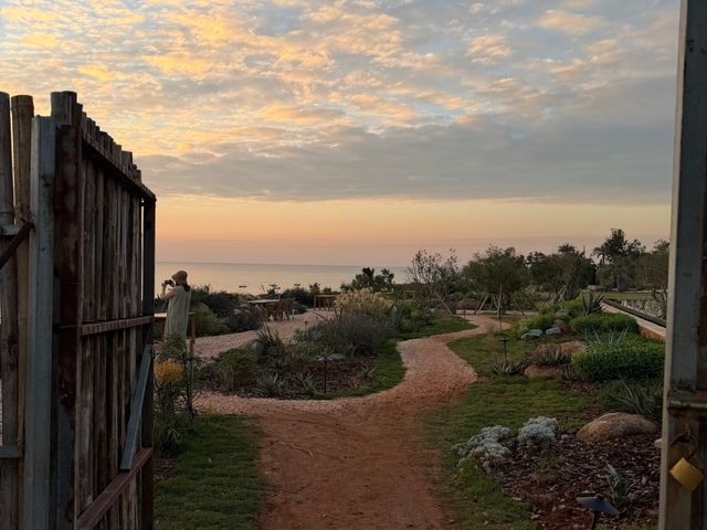 日落海邊泳池浪漫指南