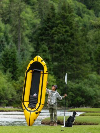 New Way to Walk Dogs at Kangding Moon Lake: Lazy Camping is More Suitable