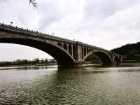 中國四大石窟之首——龍門石窟