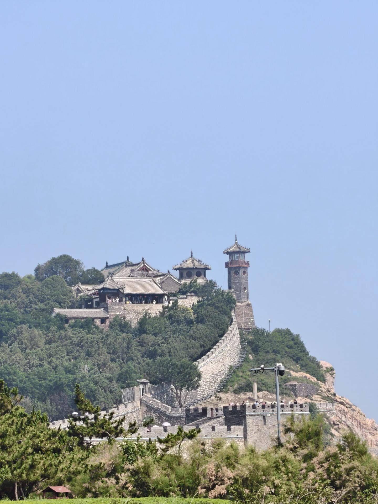 Penglai Pavilion live, July 2. No filter. Not crowded, but it's very hot.