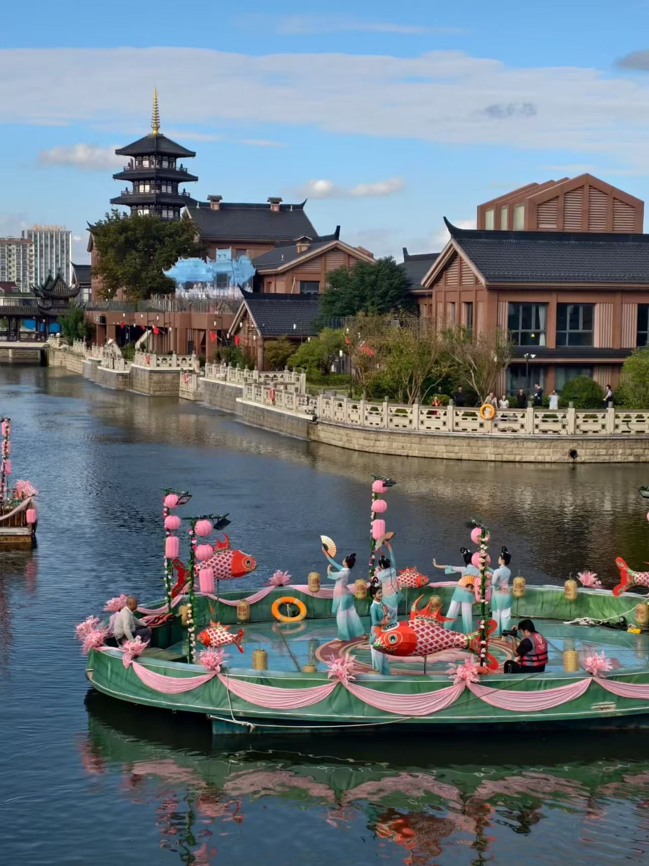 A thousand-year-old salt transport town, attend a lively traditional-style feast