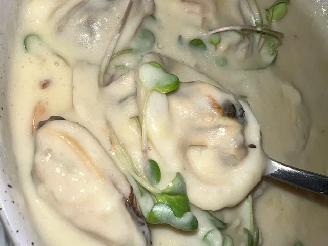 但尼丁早午餐推薦The Perc Cafe，海鮮巧達濃湯真的超好喝呀～海鮮料超多又香濃💕💕