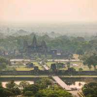 Watch the angkor wat sunrise/sunset in style 