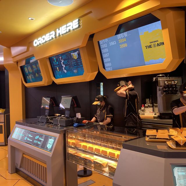 《全球首間變形金剛主題餐廳🤖》