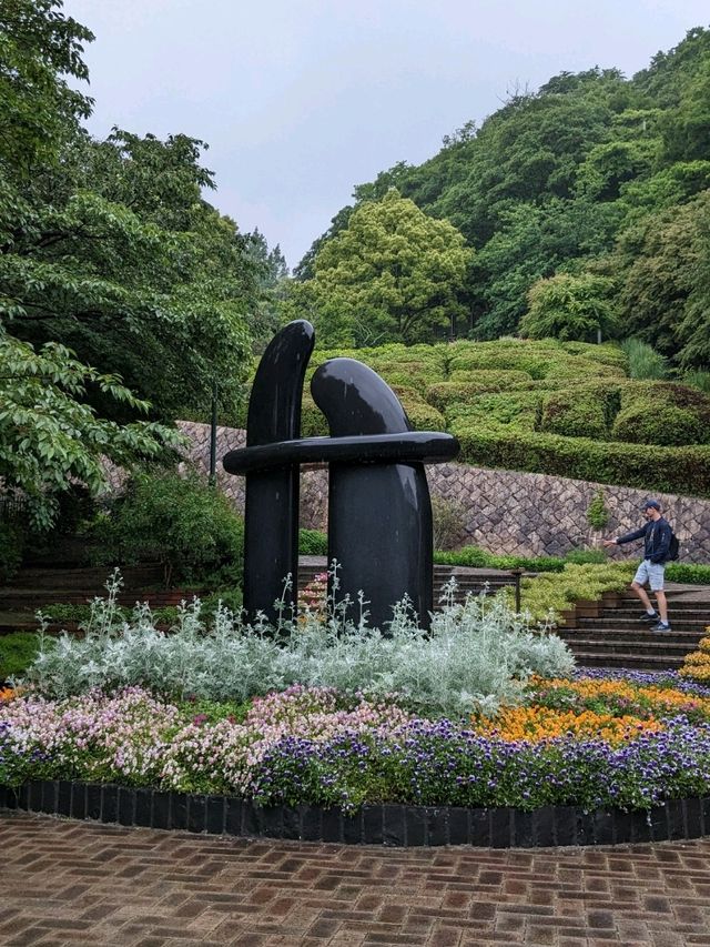 【雨の日で幻想的なハーブ園】神戸布引ハーブ園