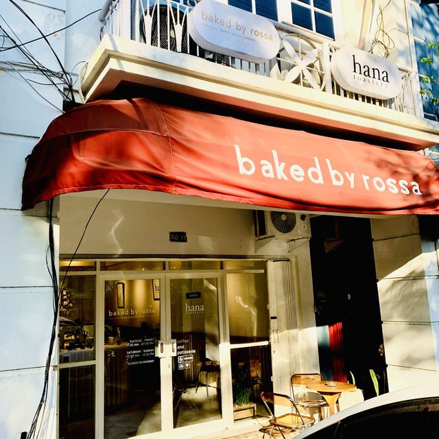 【インドネシア】ケーキが絶品“Baked By Rossa & Hana Roastery”
