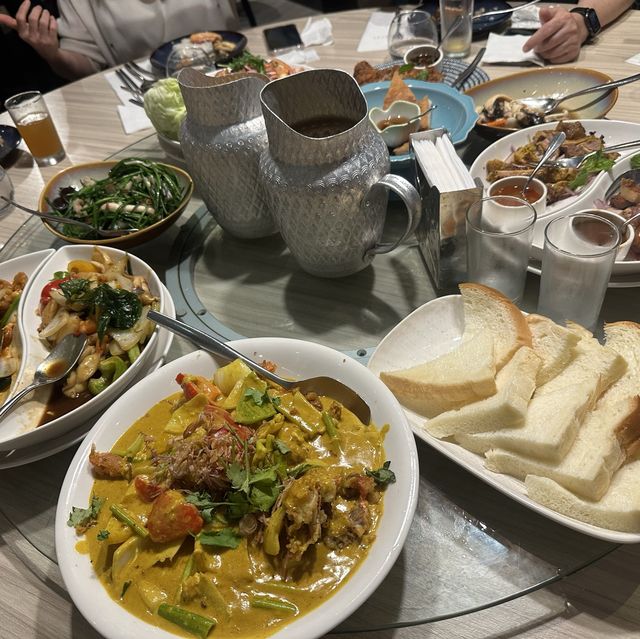 好吃、高CP值的晶湯匙泰式主題餐廳🍴料多、服務好，味道讚👍