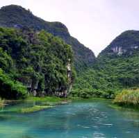 Tranquil boat trip in Ninh Binh (Tam Coc)