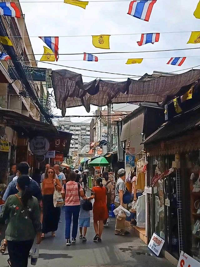 ตลาดวังหลัง แหล่งรวมร้านเด็ดร้านอร่อย