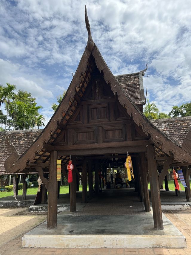 วัดต้นเกว๋น (วัดอินทราวาส) วัดเก่า สวยงามมาก 
