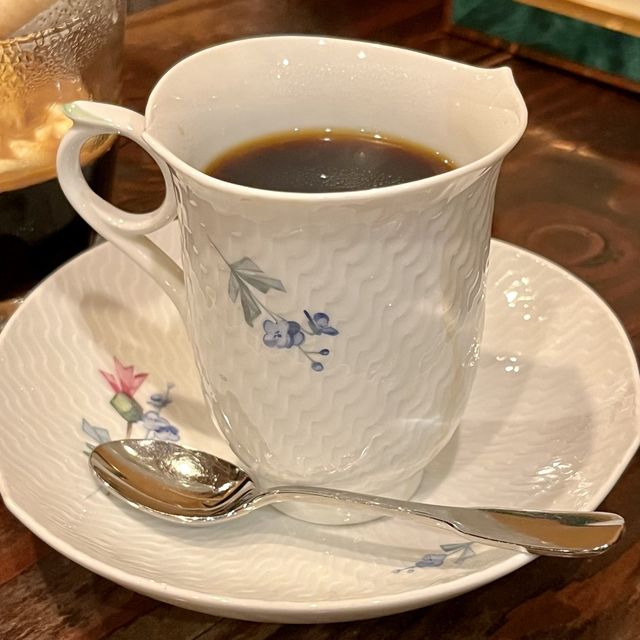 【神戸・三宮】ハンドドリップ珈琲が味わえる「珈琲もえぎ」