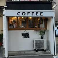 ドリップコーヒーが250円で楽しめるコーヒースタンド