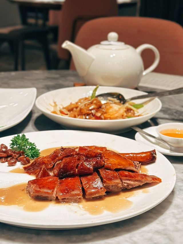 [香港] 中環老字號港式飲茶 招牌脆皮燒鵝超美味-鏞記酒家